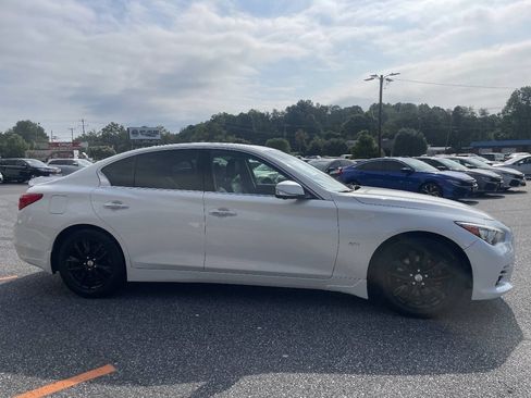 Used 2017 INFINITI Q50 3.0t Premium w/ Driver Assistance Package RWD image 6