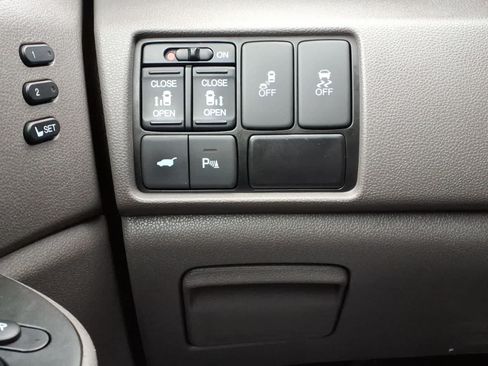 Used 2013 Honda Odyssey Touring image 17