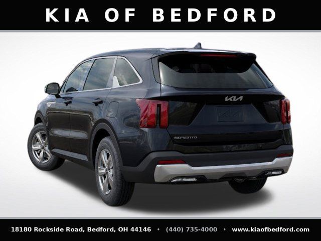 Used 2025 Kia Sorento LX FWD image 4