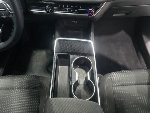 Used 2025 Chevrolet Equinox LT image 30