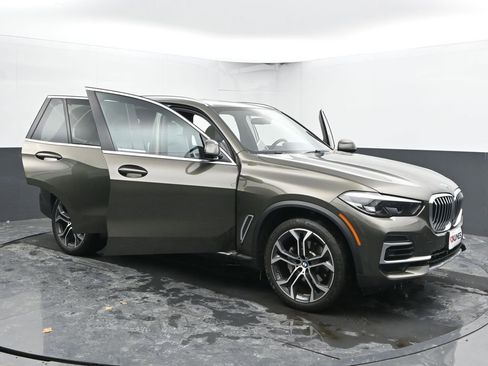 Used 2023 BMW X5 xDrive40i w/ Premium Package image 49