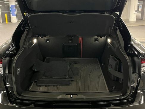 Used 2021 Maserati Levante image 37