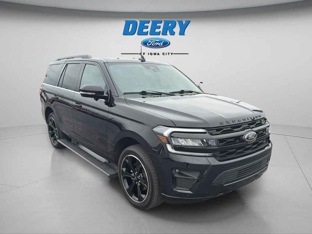 Used 2023 Ford Expedition Limited AWD/4WD image 16