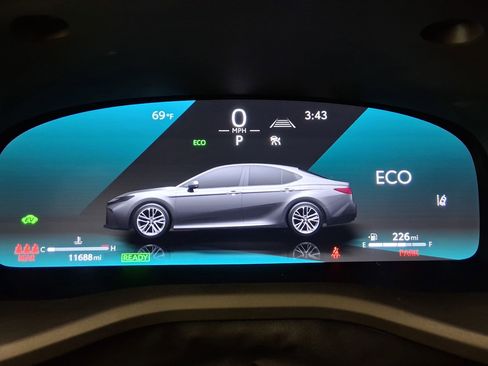 Used 2025 Toyota Camry XSE image 27