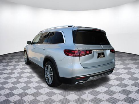 Used 2025 Mercedes-Benz GLS 450 4MATIC image 3