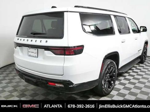 Used 2024 Jeep Wagoneer L Series II w/ Convenience Group I AWD/4WD image 3