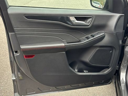 New 2025 Ford Escape ST-Line w/ Equipment Group 301A image 17