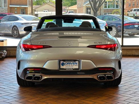 Used 2022 Mercedes-Benz SL 55 AMG 4MATIC image 11