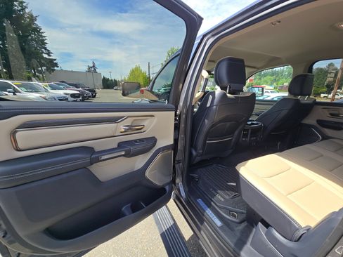 Used 2021 RAM 1500 Limited AWD/4WD image 15