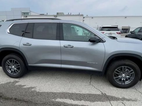 Used 2025 GMC Acadia Elevation FWD image 3