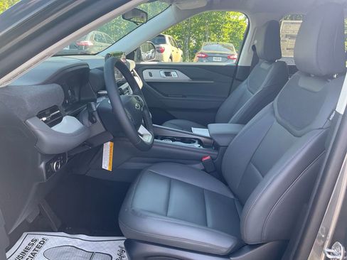 New 2026 Ford Explorer Active RWD image 16