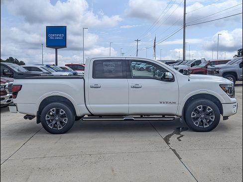 Used 2021 Nissan Titan Platinum Reserve w/ Moonroof Package AWD/4WD image 6