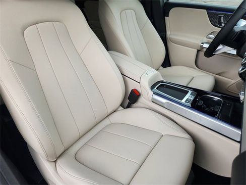 New 2026 Mercedes-Benz GLB 250 4MATIC image 16