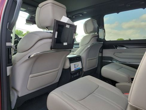 New 2026 Jeep Grand Wagoneer L Summit AWD/4WD image 11