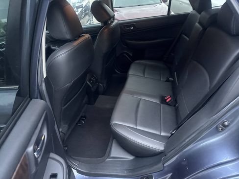 Used 2016 Subaru Outback 2.5i Limited AWD/4WD image 12