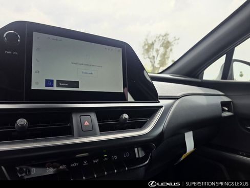 New 2026 Lexus UX 300h FWD image 17