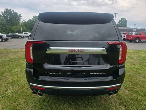 Used 2022 GMC Yukon XL Denali w/ Denali Premium Package AWD/4WD image 6