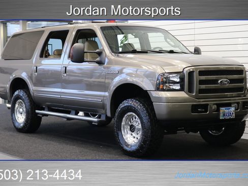 Used 2005 Ford Excursion Limited image 2
