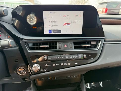 Used 2023 Lexus ES 350 w/ Premium Package image 12