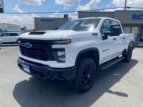 New 2026 Chevrolet Silverado 2500 Custom w/ Custom Value Package AWD/4WD image 8