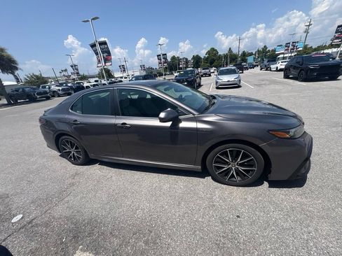 Used 2021 Toyota Camry SE FWD image 16