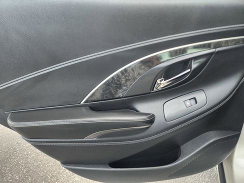Used 2015 Buick LaCrosse Leather image 19