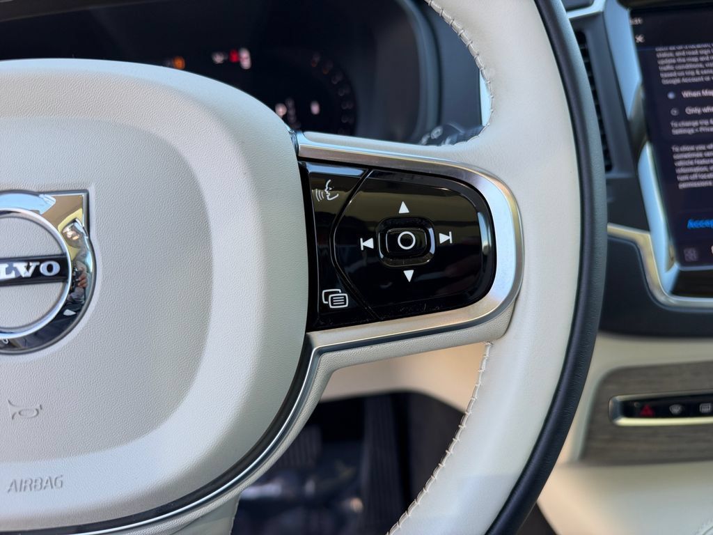 Certified 2023 Volvo XC90 B6 Core w/ Climate Package AWD/4WD image 19