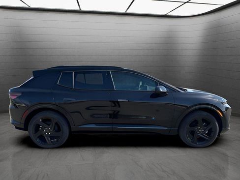 New 2025 Chevrolet Equinox EV RS image 6