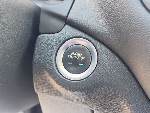 Used 2019 Chevrolet Equinox LT FWD image 34