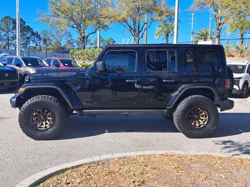 Used 2021 Jeep Wrangler Unlimited Sahara image 9