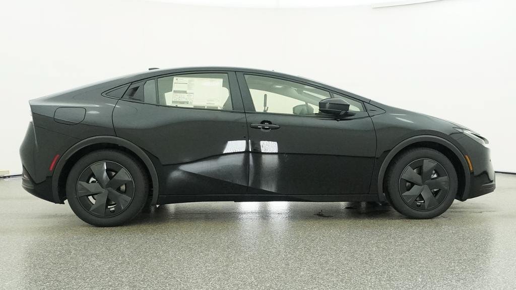 New 2027 Toyota Prius Plug-In Hybrid FWD image 13