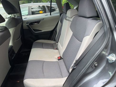 Used 2020 Toyota RAV4 XLE w/ Convenience Package AWD/4WD image 12