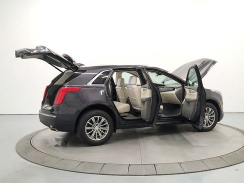 Used 2017 Cadillac XT5 Luxury w/ Driver Awareness Package AWD/4WD image 15