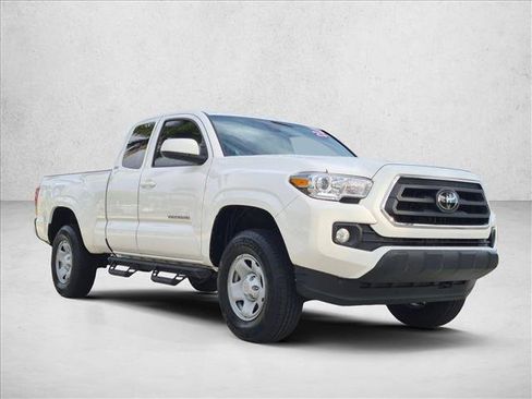 Certified 2023 Toyota Tacoma SR5 AWD/4WD image 3