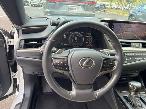 Used 2021 Lexus ES 300h w/ Premium Package FWD image 16
