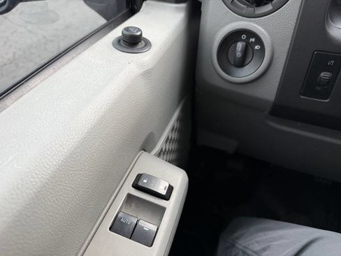 Used 2013 Ford E-350 and Econoline 350 Extended Super Duty w/ PWR Group image 18