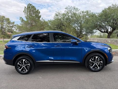 Used 2023 Kia Sportage EX AWD/4WD image 6