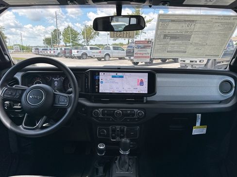 New 2025 Jeep Gladiator Sport image 2