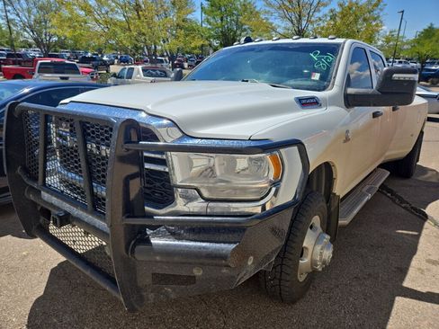 Used 2024 RAM 3500 Tradesman w/ Chrome Appearance Group AWD/4WD image 3