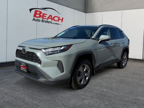 Used 2022 Toyota RAV4 XLE w/ Convenience Package AWD/4WD image 3