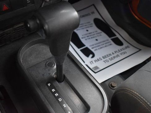 Used 2010 Jeep Wrangler Mountain image 23