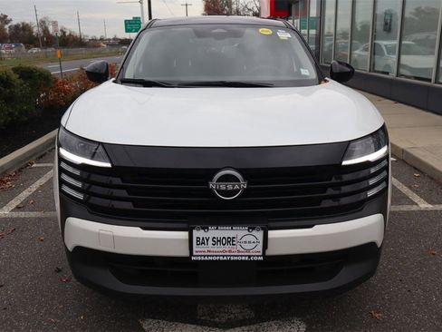 Certified 2025 Nissan Kicks SV image 5