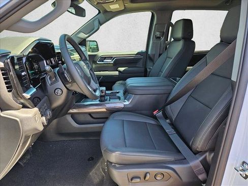 New 2026 Chevrolet Silverado 1500 LTZ w/ LTZ Premium Package AWD/4WD image 4