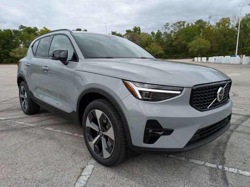 New 2026 Volvo XC40 B5 Plus w/ Protection Package Premier AWD/4WD image 8