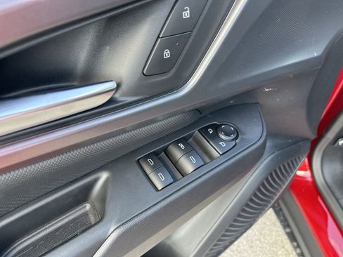 New 2025 Chevrolet Equinox EV RS image 9