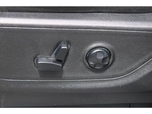 Used 2019 RAM 1500 Big Horn RWD image 14
