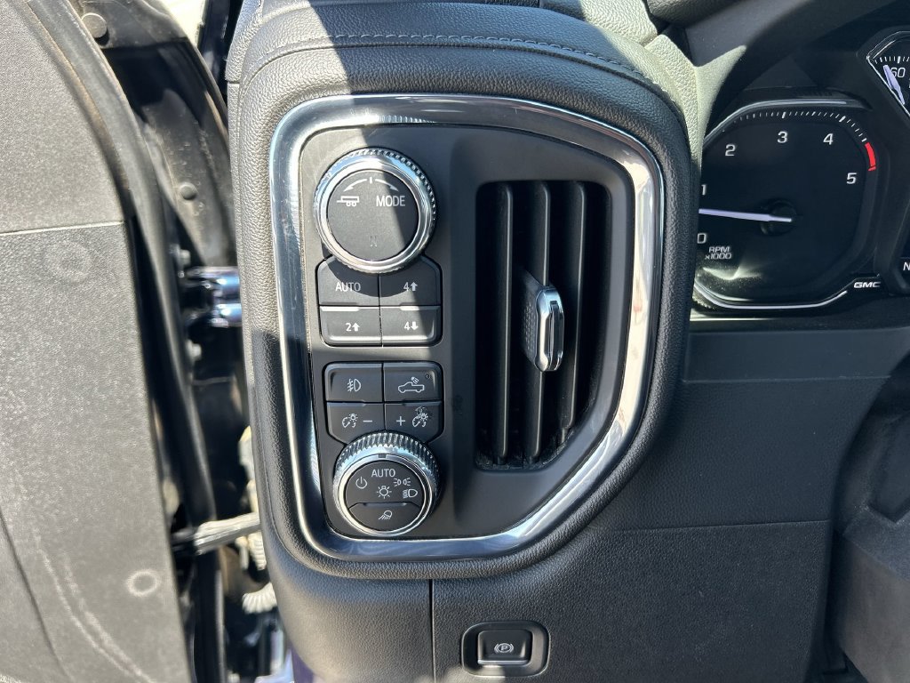 Used 2023 GMC Sierra 2500 SLT w/ Gooseneck/5TH Wheel Package AWD/4WD image 18