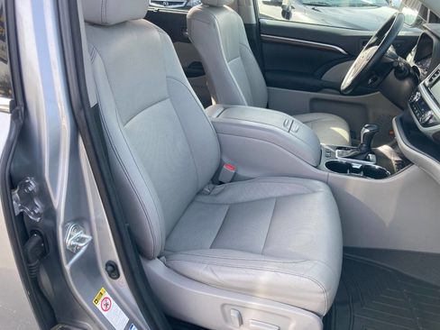 Used 2015 Toyota Highlander Limited image 47