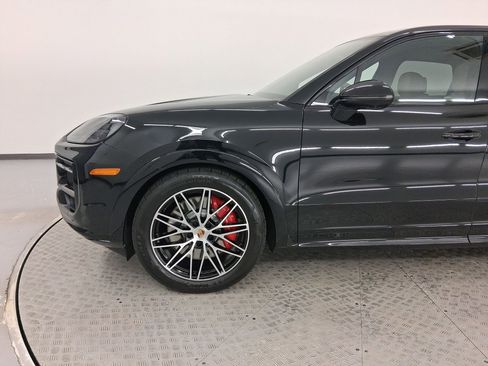 Certified 2025 Porsche Cayenne GTS image 11