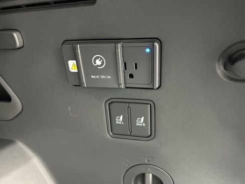 New 2026 Kia EV9 Wind image 31